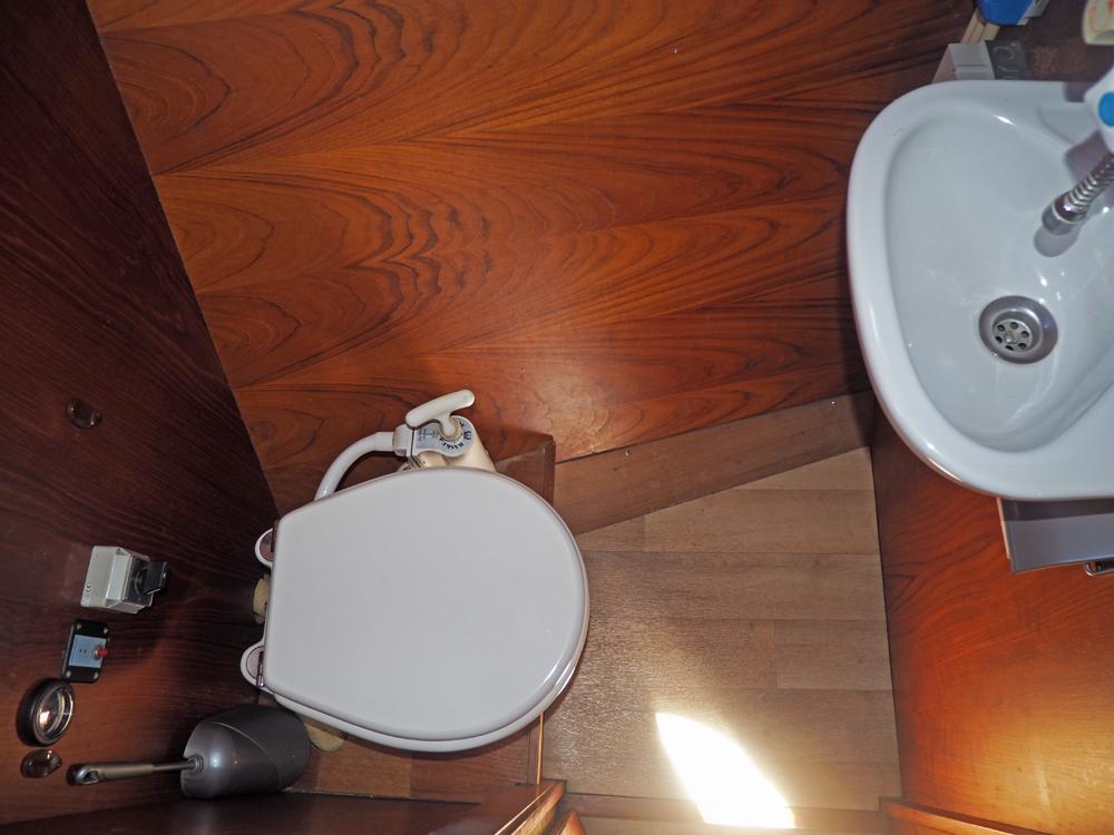 Cabin en avant, H&eacute;bergements